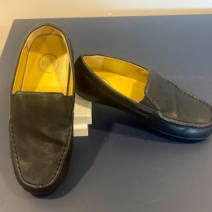 classic loafer,Slip-on, elastic insets, comfy fit, Synthetic upper, rubber sole